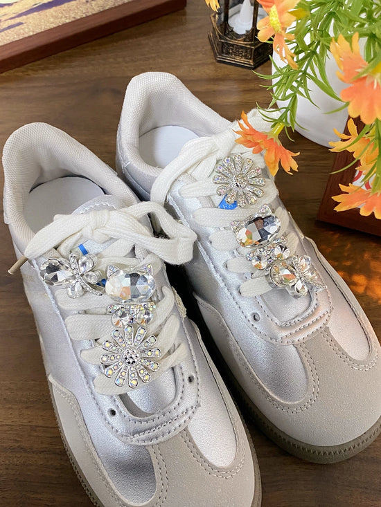 6 fashionable (Butterfly, Sunflower, Diamond Cat) shoe accessories - easy-to-install detachable DIY decorations for custom canva